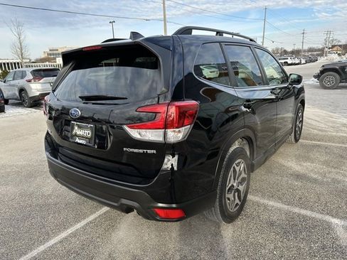 Used 2021 Subaru Forester Premium image 6