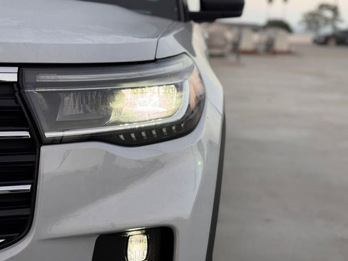 New 2026 Ford Explorer Active w/ Active Comfort Package image 8