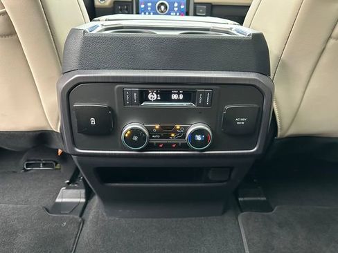 Used 2024 Ford Expedition Platinum image 20