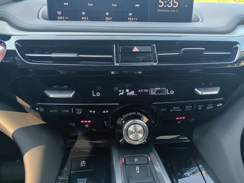 Used 2024 Acura MDX SH-AWD image 25