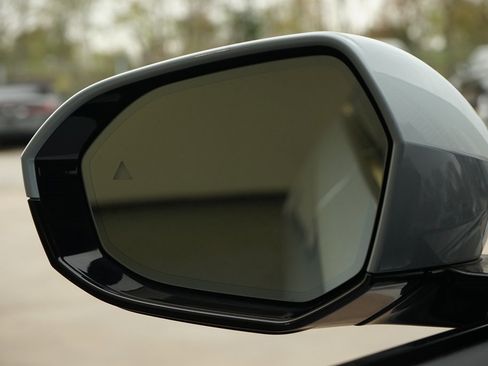 Used 2023 BMW 760i xDrive image 27