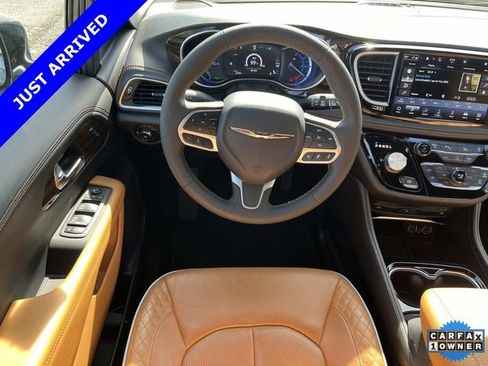 Certified 2023 Chrysler Pacifica Pinnacle FWD image 15