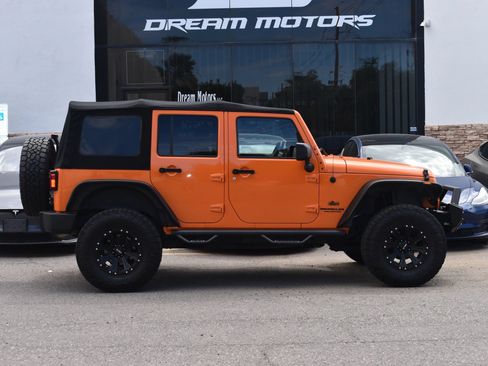 Used 2013 Jeep Wrangler Unlimited Sport AWD/4WD image 7