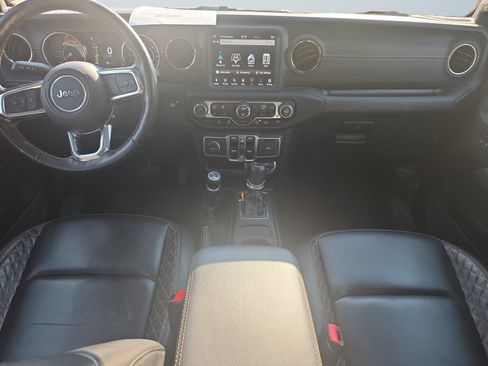 Used 2021 Jeep Gladiator Overland AWD/4WD image 12