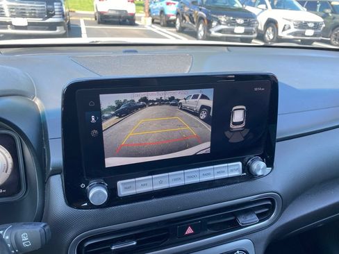 Used 2023 Hyundai Kona Limited w/ Cargo Package FWD image 8