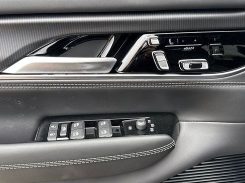 New 2026 Jeep Grand Wagoneer L Summit AWD/4WD image 17