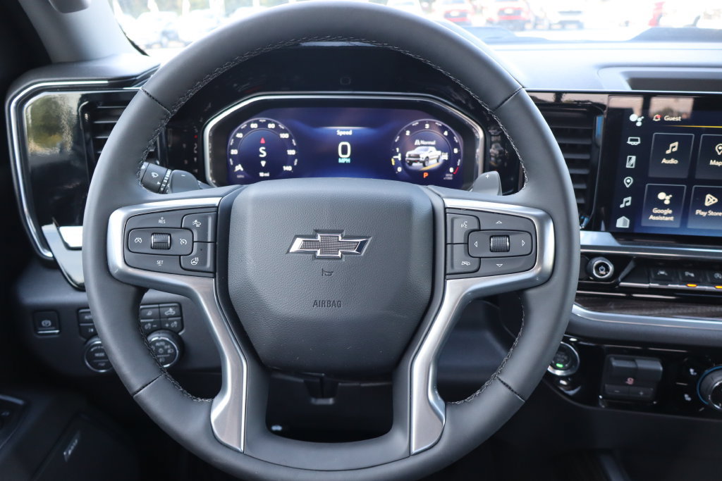 Used 2026 Chevrolet Silverado 1500 LT Trail Boss w/ LT Trail Boss Premium Package AWD/4WD image 6