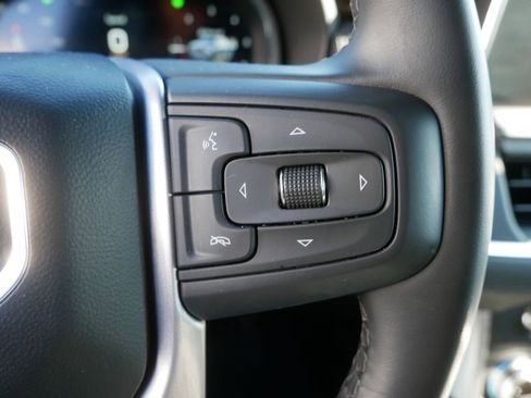 Used 2024 GMC Yukon SLE image 22