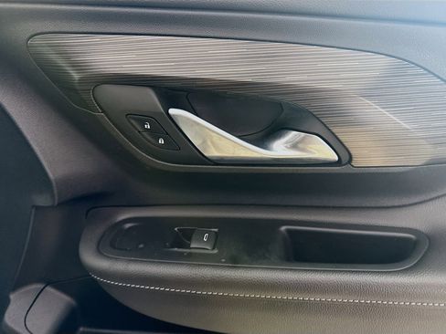 Used 2022 GMC Terrain SLE image 31