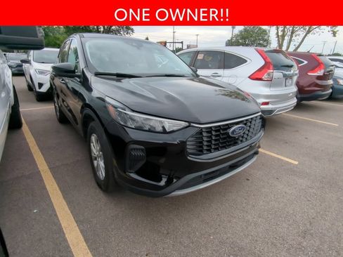 Used 2023 Ford Escape Active w/ Tech Pack #2 AWD/4WD image 3