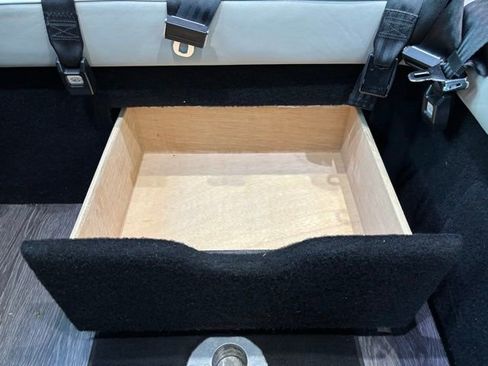 Used 2016 Mercedes-Benz Sprinter 2500 image 33