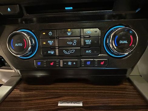 Used 2015 Ford F150 Lariat image 14