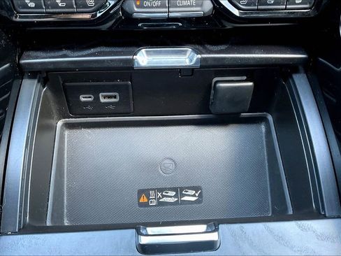 Used 2022 GMC Yukon Denali image 26