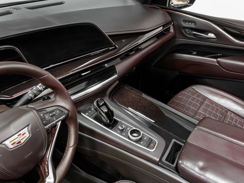 Used 2021 Cadillac Escalade ESV Premium Luxury Platinum w/ Heavy-Duty Trailer Package image 59