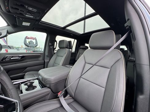 New 2025 Chevrolet Suburban Premier image 16