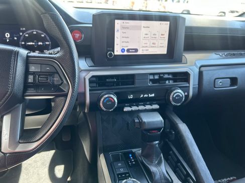 Used 2025 Toyota Tacoma TRD Off-Road AWD/4WD image 20