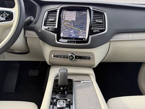 New 2025 Volvo XC90 B6 Plus image 11