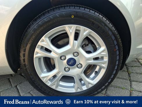 Used 2014 Ford Fiesta SE FWD image 9