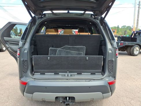 Used 2017 Land Rover Discovery HSE AWD/4WD image 12