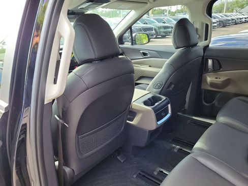 New 2026 Kia Carnival EX FWD image 17
