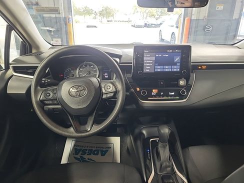 Used 2021 Toyota Corolla LE image 14