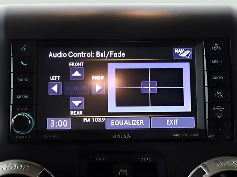 Used 2018 Jeep Wrangler Unlimited Rubicon w/ Connectivity Group image 20