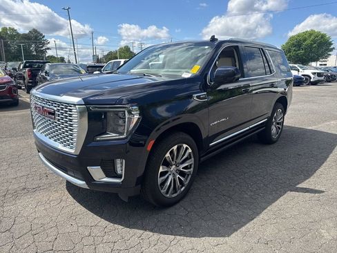 Used 2021 GMC Yukon Denali w/ Denali Premium Package AWD/4WD image 3