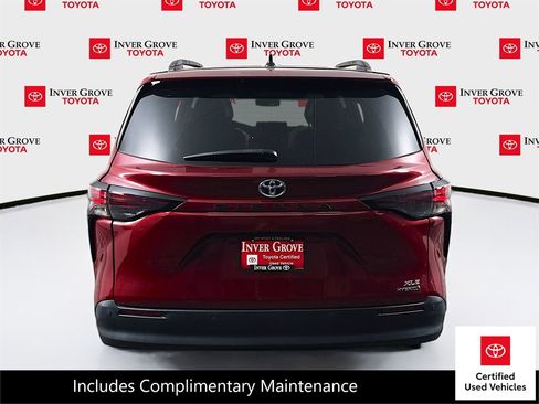 Certified 2024 Toyota Sienna XLE FWD image 6