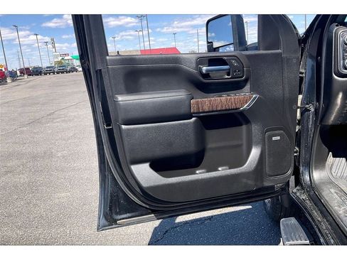 Used 2023 GMC Sierra 3500 Denali w/ Denali Ultimate Package AWD/4WD image 25