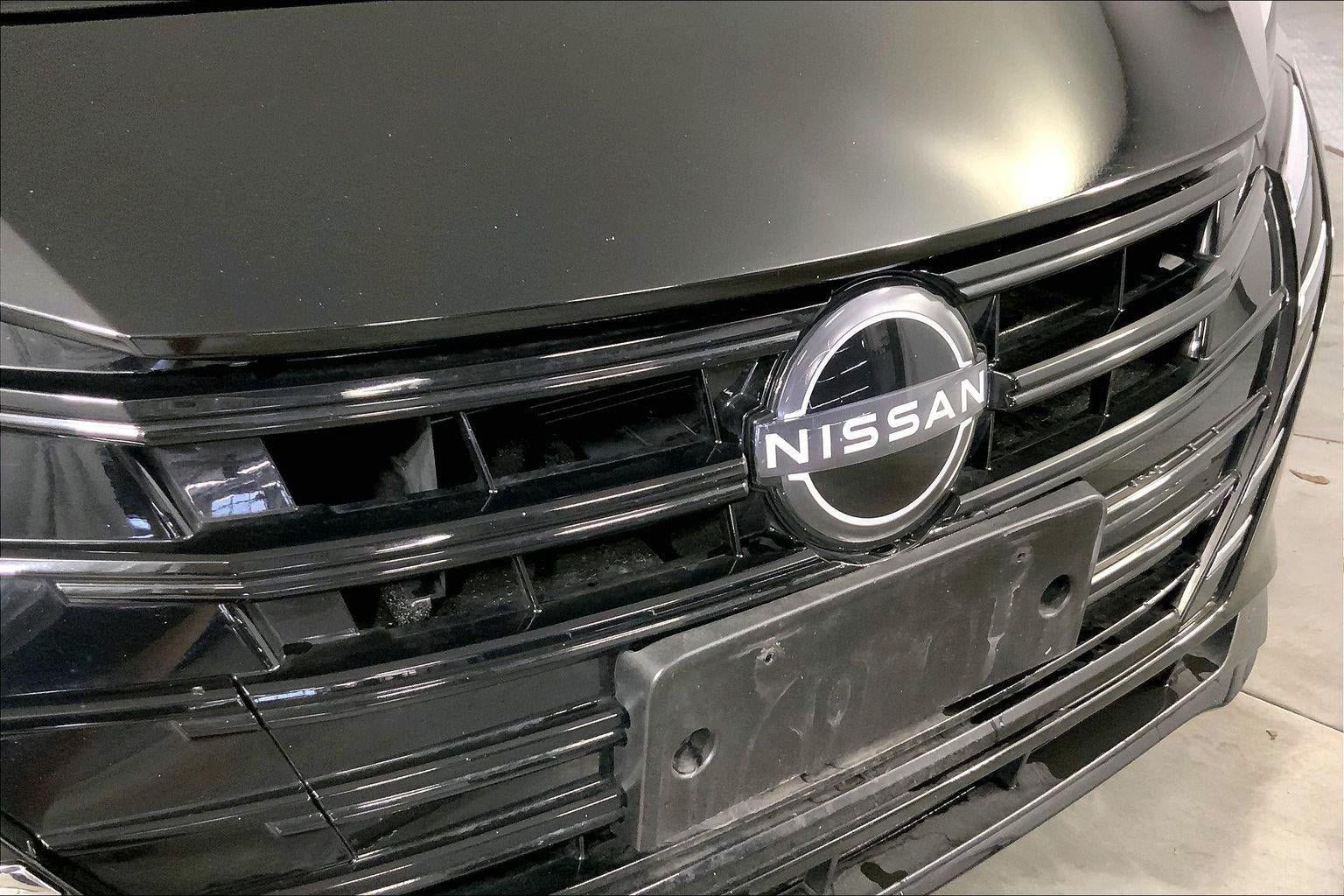 Used 2025 Nissan Versa SV FWD image 27