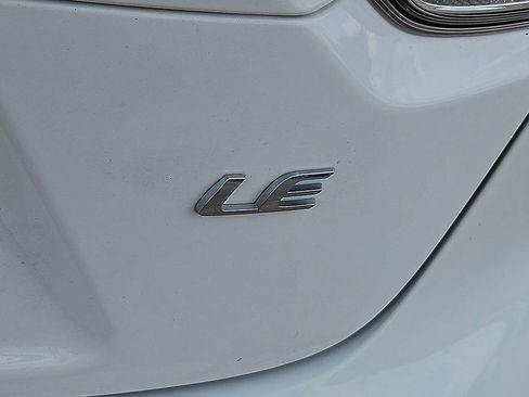 Used 2021 Toyota Corolla LE FWD image 15
