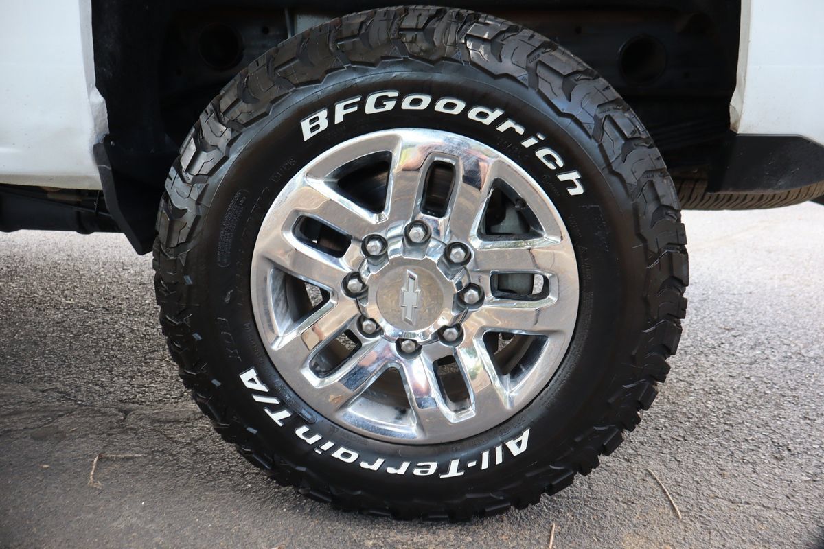 Used 2019 Chevrolet Silverado 2500 LTZ w/ Duramax Plus Package AWD/4WD image 39