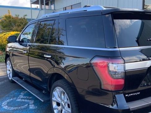 Used 2018 Ford Expedition Platinum AWD/4WD image 5
