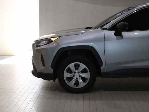 Used 2022 Toyota RAV4 LE image 4