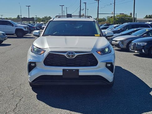 Used 2023 Toyota Highlander XLE FWD image 17