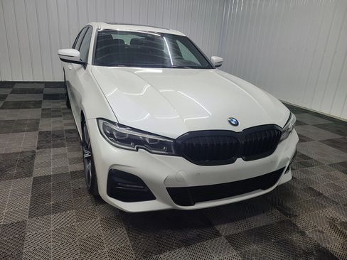 Used 2019 BMW 330i Sedan w/ M Sport Package RWD image 5