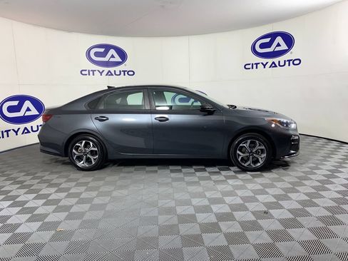 Used 2020 Kia Forte LXS FWD image 2