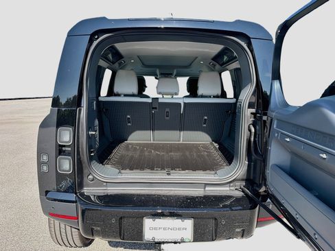 New 2026 Land Rover Defender 110 S AWD/4WD image 12