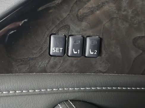 Used 2022 INFINITI QX80 Sensory w/ All-Season Package image 11