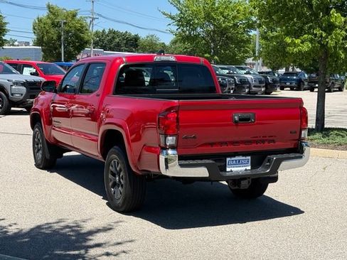 Used 2023 Toyota Tacoma SR5 AWD/4WD image 6