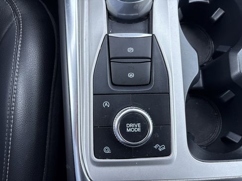 Used 2024 Ford Explorer Limited image 35