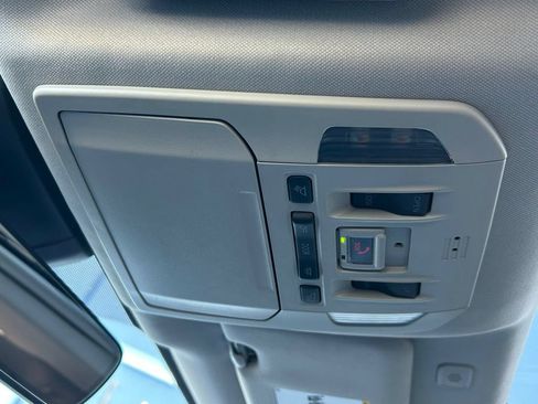 Used 2023 Toyota Highlander XLE FWD image 43