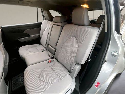 Used 2023 Toyota Highlander L AWD/4WD image 22