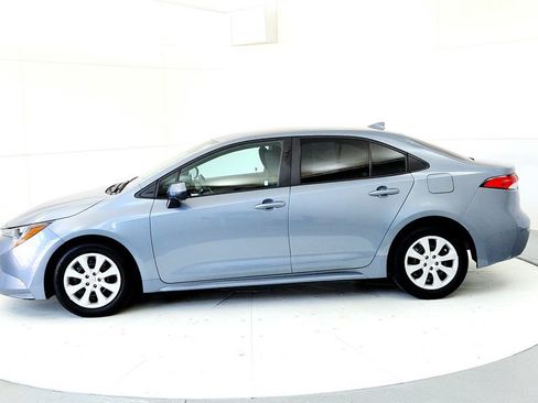 Certified 2023 Toyota Corolla LE FWD image 3