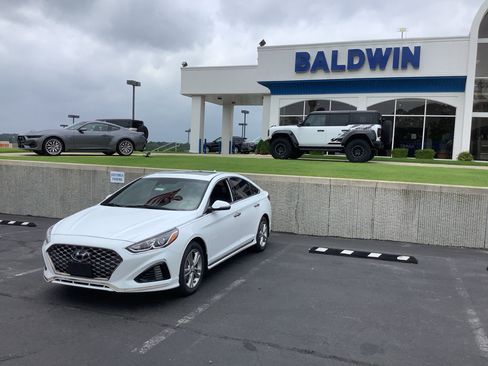 Used 2019 Hyundai Sonata Sport w/ Tech Package 03 FWD image 3