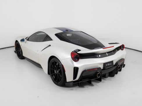 Used 2020 Ferrari 488 Pista Coupe RWD image 18