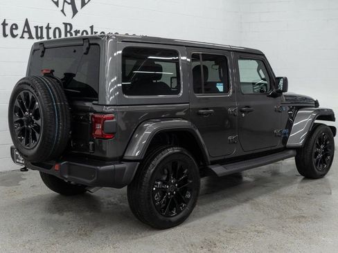 Used 2025 Jeep Wrangler Unlimited Sahara w/ Safety Group AWD/4WD image 6