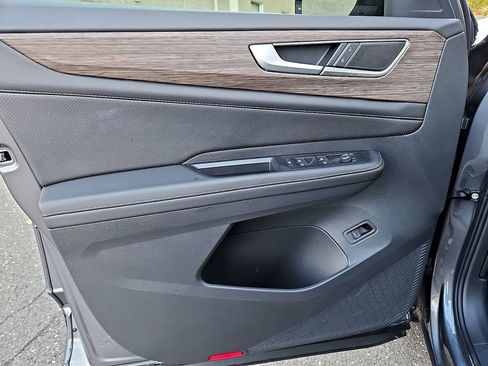 Certified 2025 Volkswagen Atlas SEL image 14