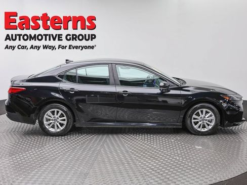 Used 2025 Toyota Camry LE FWD image 4