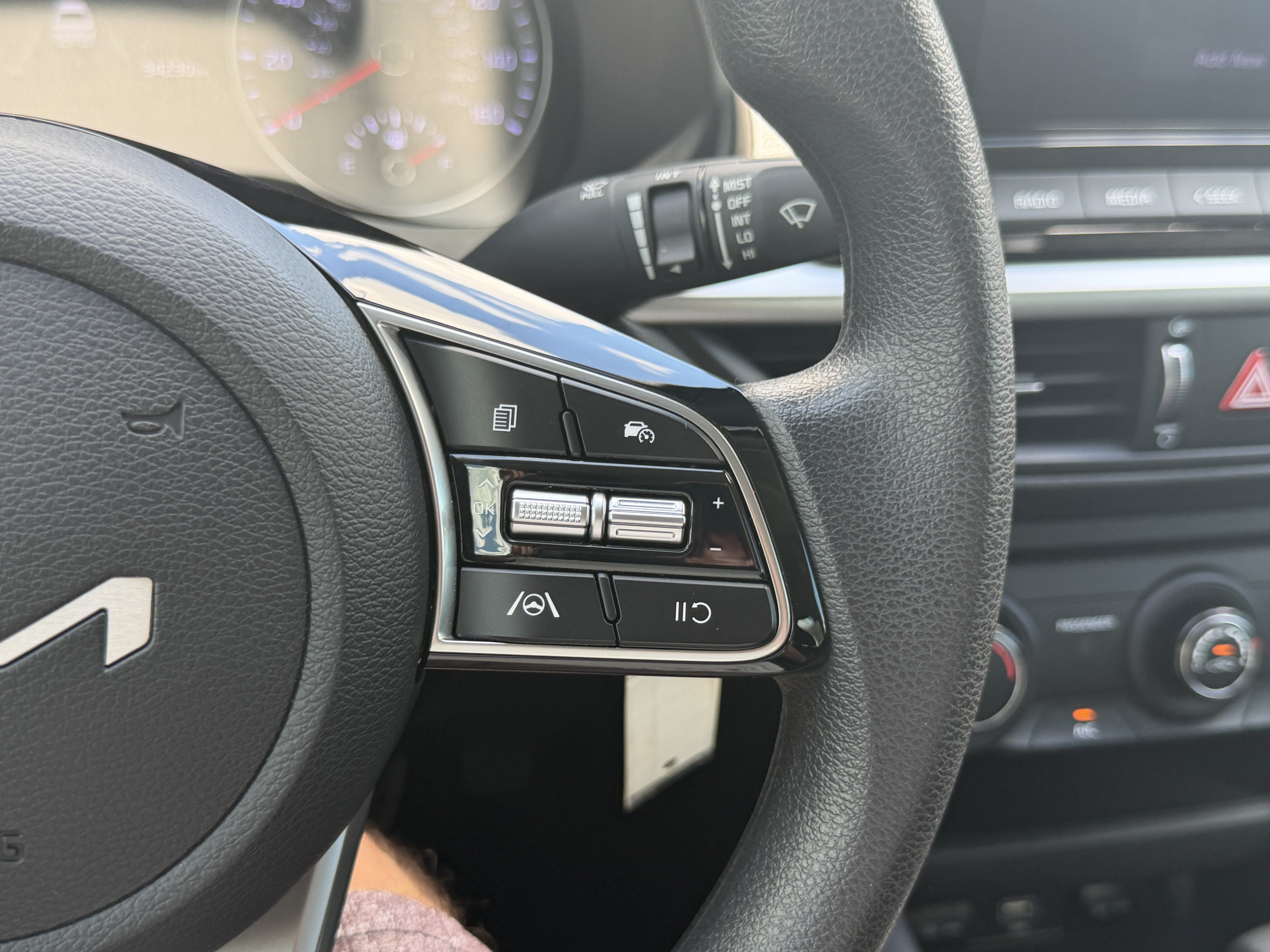Certified 2023 Kia Forte LXS w/ LXS Technology Package FWD image 28
